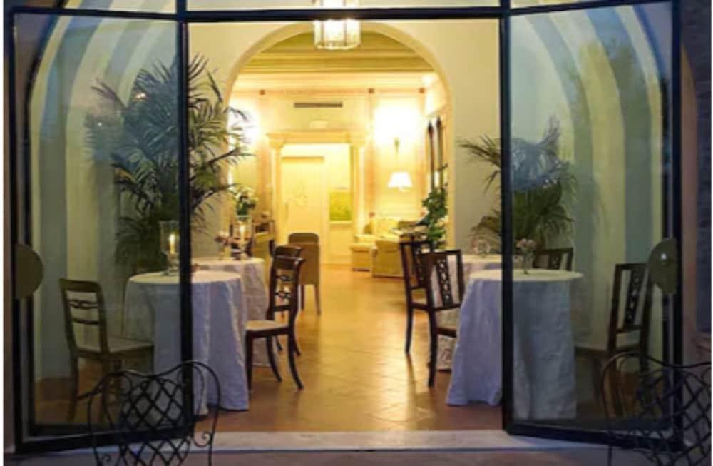 Residenza D'epoca Campo Regio Relais Siena